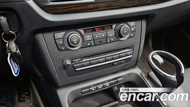 BMW X1 2011 — photo 17