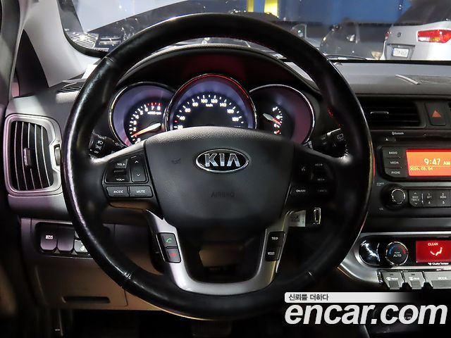 Kia pride 2014 — photo 9