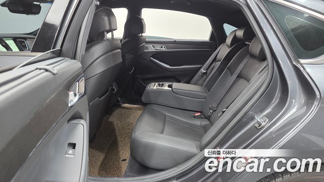 Genesis G80 2018 — photo 12