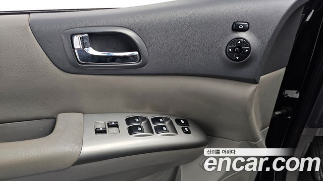Kia Canival 2013 — photo 16
