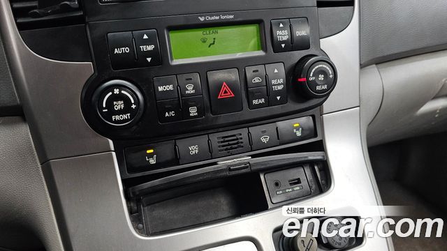 Kia Canival 2013 — photo 17