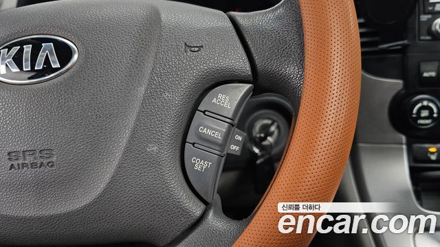 Kia Canival 2013 — photo 18