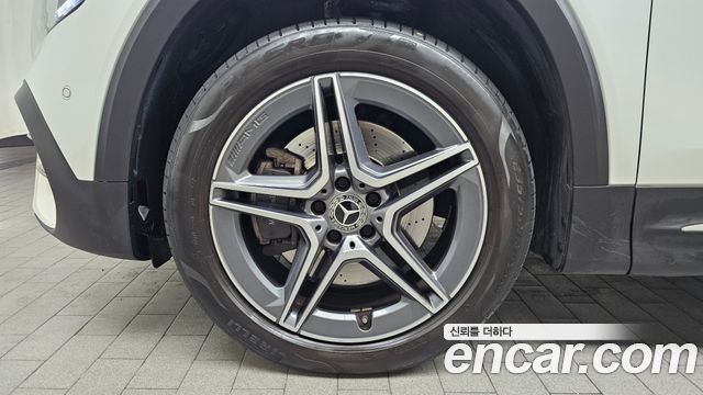 Mercedes-Benz GLB-Class 2020 — photo 5