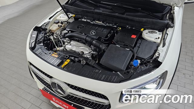 Mercedes-Benz GLB-Class 2020 — photo 6