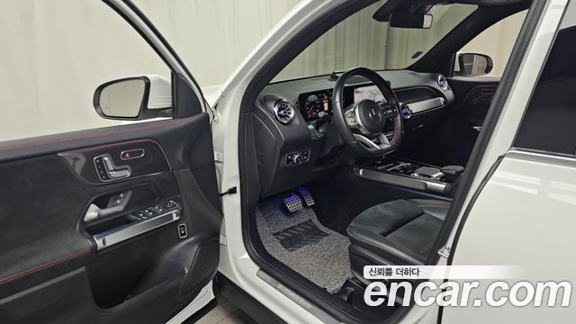 Mercedes-Benz GLB-Class 2020 — photo 10