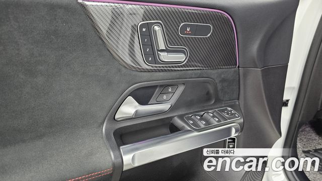 Mercedes-Benz GLB-Class 2020 — photo 18