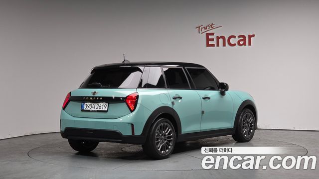 Mini Cooper 2025 — photo 2