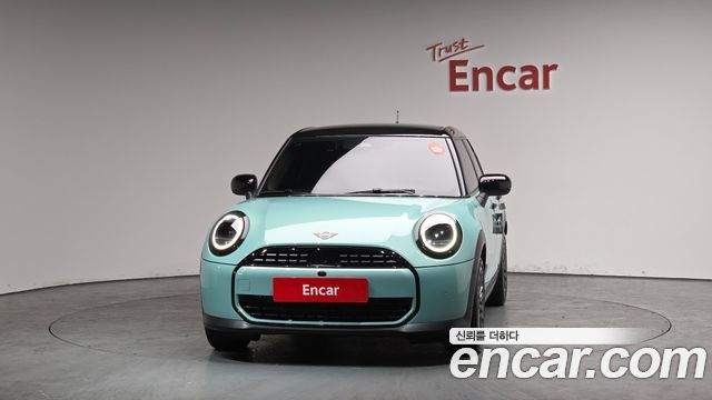Mini Cooper 2025 — photo 3