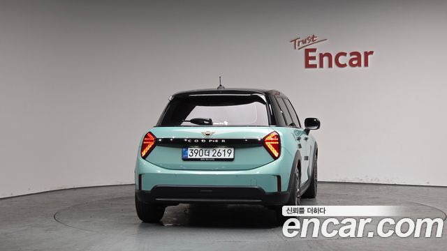 Mini Cooper 2025 — photo 4