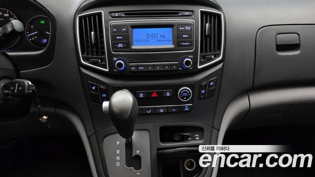 Hyundai Starex 2019 — photo 16