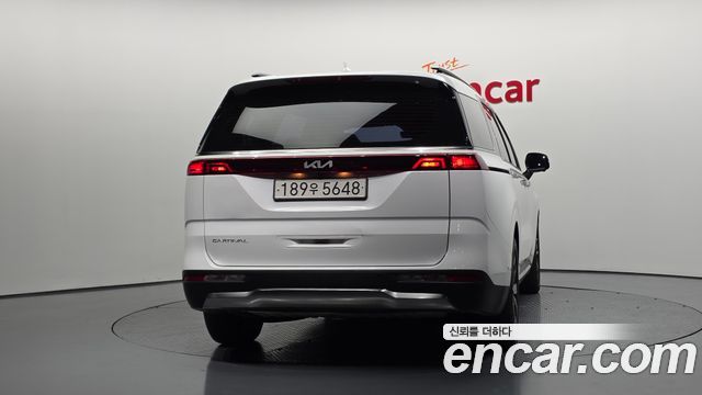 Kia Canival 2022 — photo 4