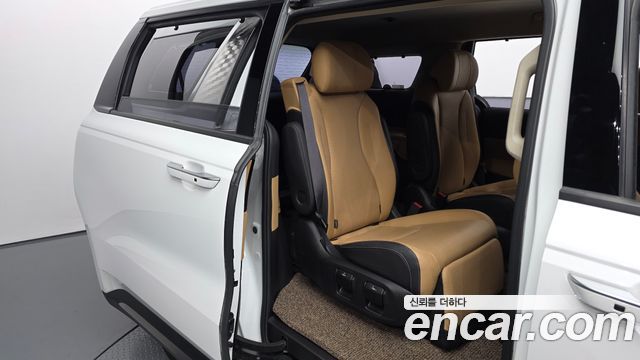 Kia Canival 2022 — photo 12