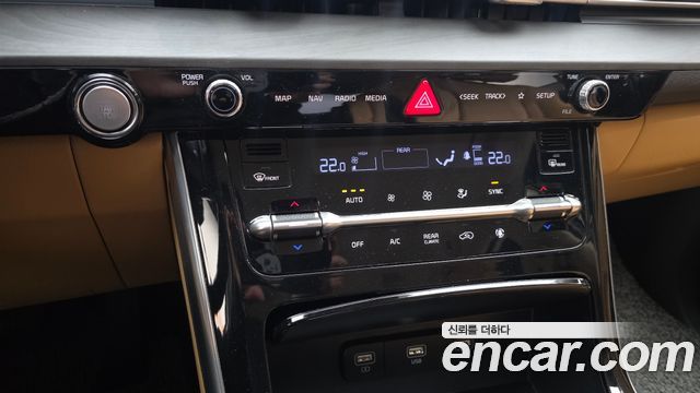Kia Canival 2022 — photo 17