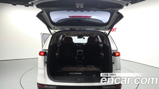 Kia Canival 2022 — photo 20