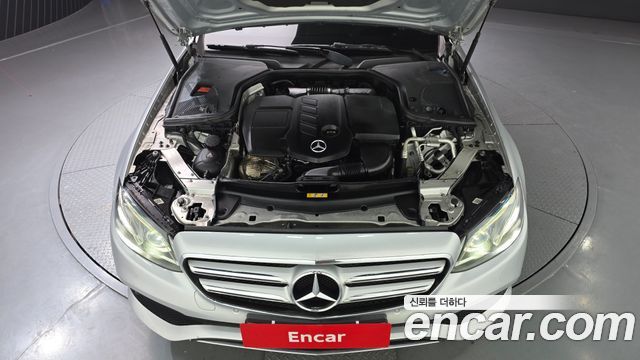 Mercedes-Benz E-Class 2017 — photo 6