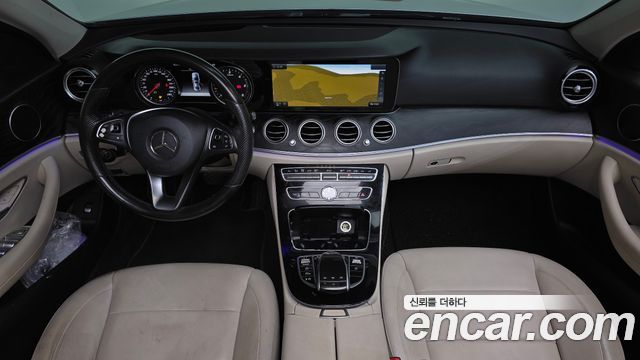 Mercedes-Benz E-Class 2017 — photo 7