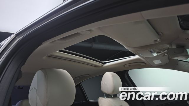 Mercedes-Benz E-Class 2017 — photo 18
