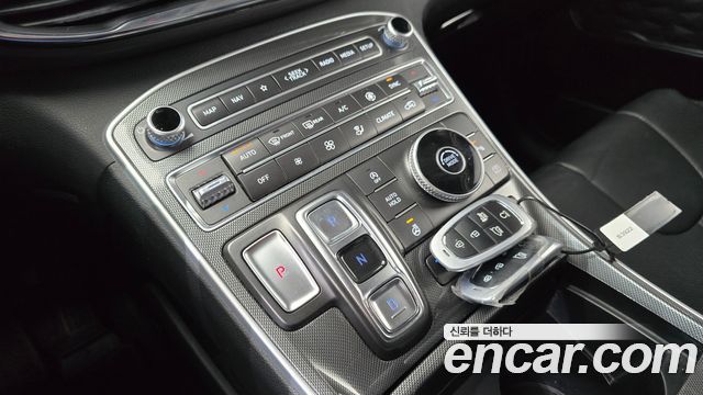 Hyundai Santafe 2023 — photo 9