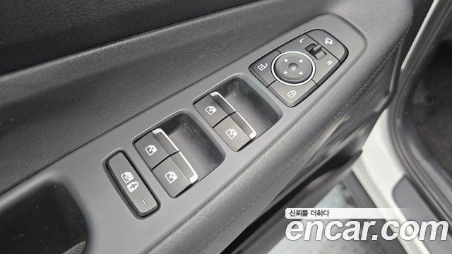 Hyundai Santafe 2023 — photo 14