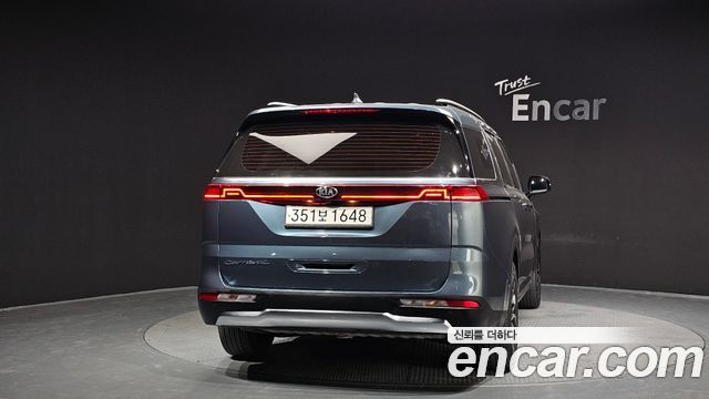 Kia Canival 2021 — photo 4