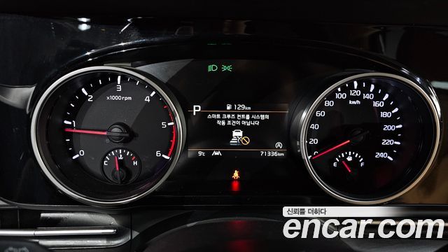 Kia Canival 2021 — photo 8