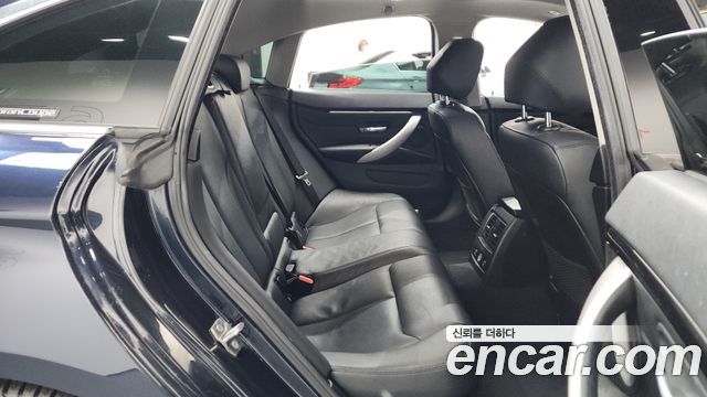 BMW 4-Series 2020 — photo 12