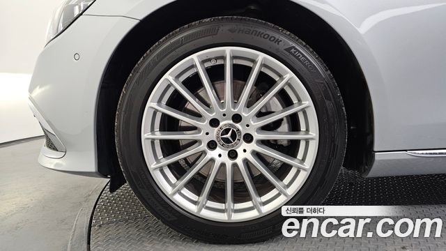 Mercedes-Benz E-Class 2021 — photo 5