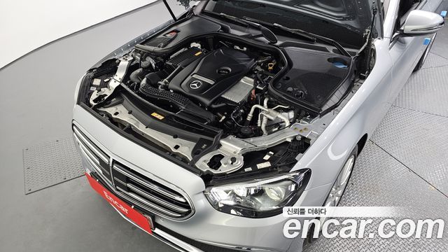 Mercedes-Benz E-Class 2021 — photo 6