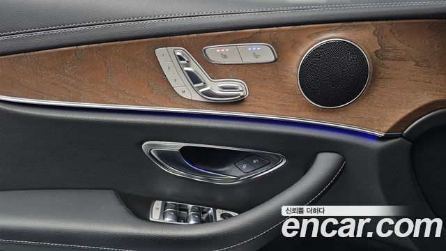 Mercedes-Benz E-Class 2021 — photo 13