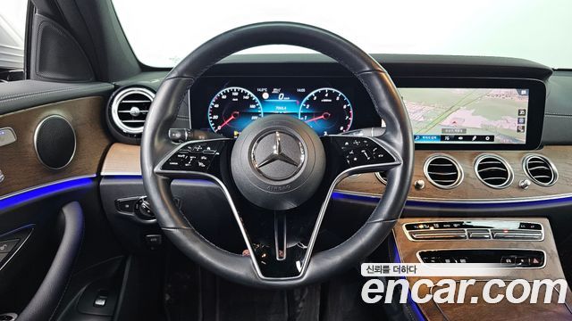 Mercedes-Benz E-Class 2021 — photo 14