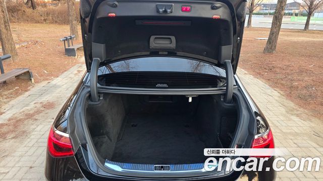 Mercedes-Benz S-Class 2021 — photo 9