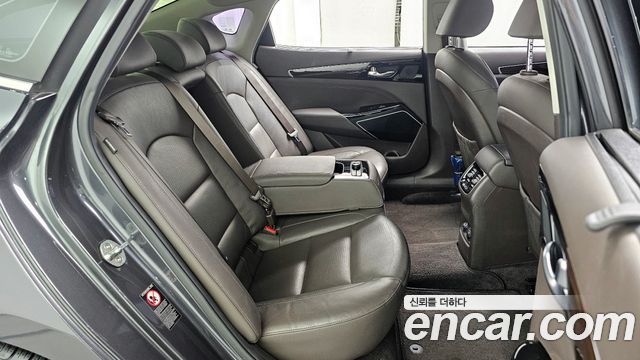 Kia K7 2019 — photo 12