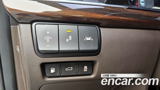 Kia K7 2019 — photo 18
