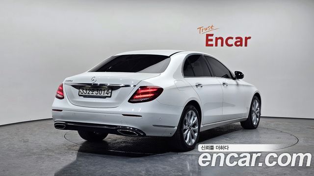 Mercedes-Benz E-Class 2019 — photo 2