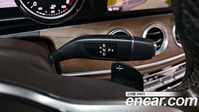 Mercedes-Benz E-Class 2019 — photo 9