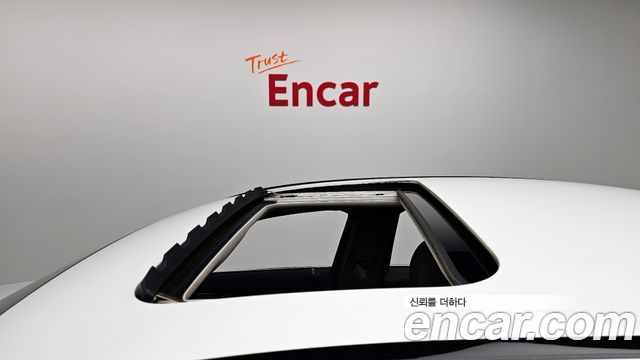 Mercedes-Benz E-Class 2019 — photo 19