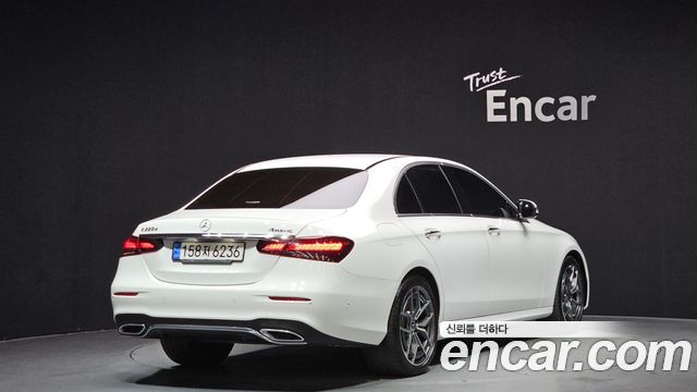 Mercedes-Benz E-Class 2023 — photo 2