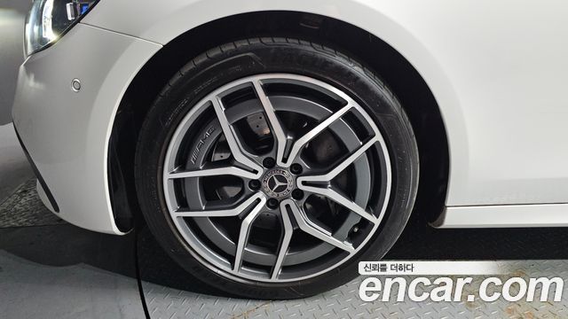 Mercedes-Benz E-Class 2023 — photo 5