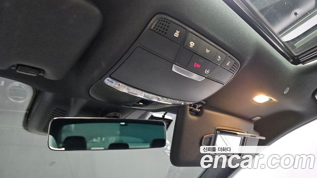 Mercedes-Benz E-Class 2023 — photo 17