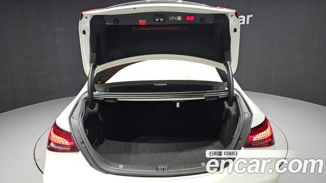 Mercedes-Benz E-Class 2023 — photo 20