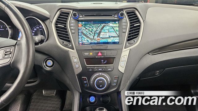 Hyundai Santafe 2016 — photo 16