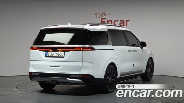 Kia Canival 2022 — photo 2