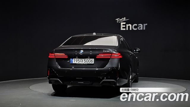 BMW 5-Series 2024 — photo 4