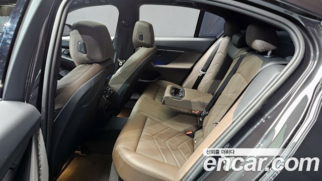 BMW 5-Series 2024 — photo 13