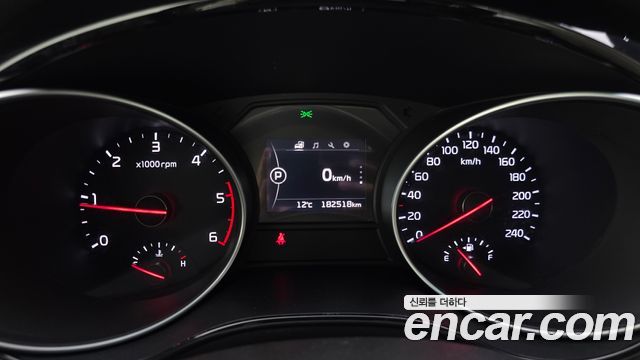 Kia Canival 2015 — photo 8
