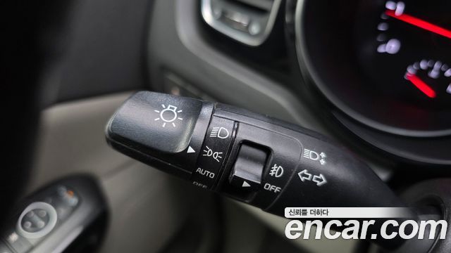 Kia Canival 2015 — photo 16