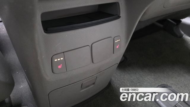 Kia Canival 2015 — photo 18