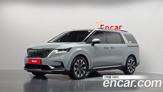 Kia Canival 2023 — photo 1