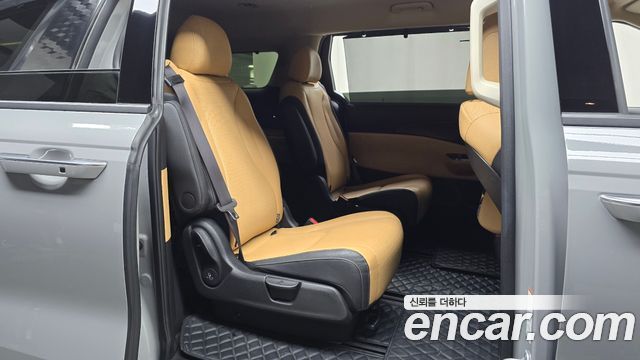 Kia Canival 2023 — photo 12