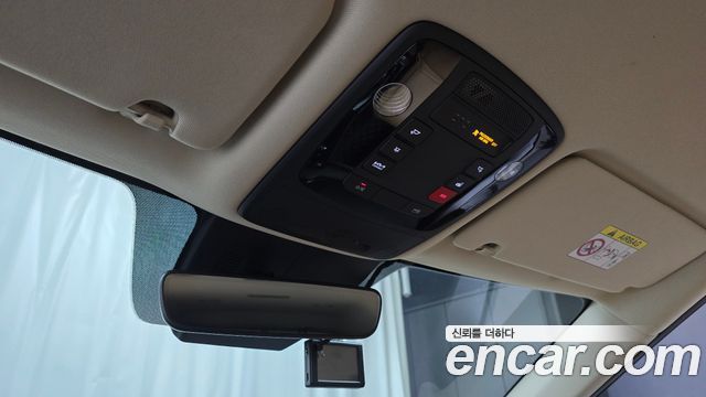 Kia Canival 2023 — photo 18